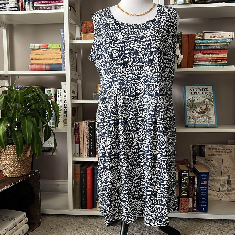 Sleeveless popover dress